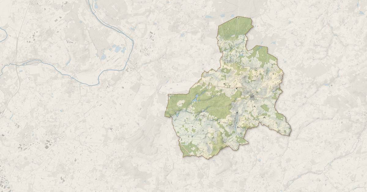 Portrait cartographique de Jarzé Villages : relief, eau, forêts, bâti et voies, calculés à partir des données de l'IGN