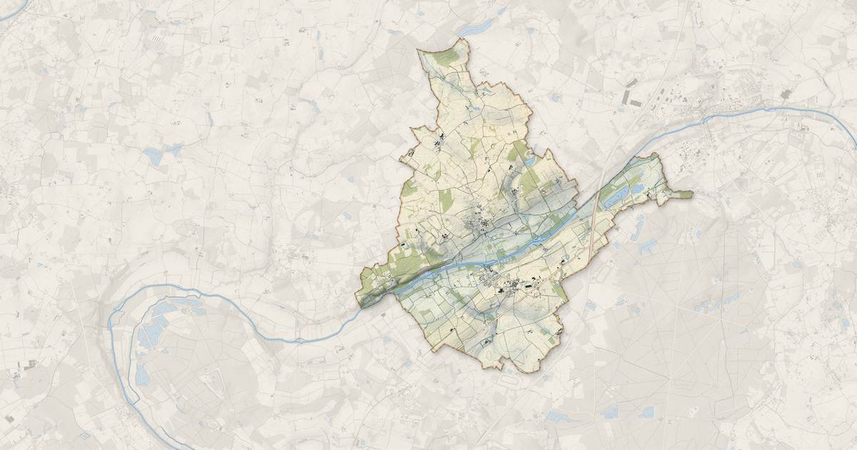 Portrait cartographique de Huillé-Lézigné : relief, eau, forêts, bâti et voies, calculés à partir des données de l'IGN