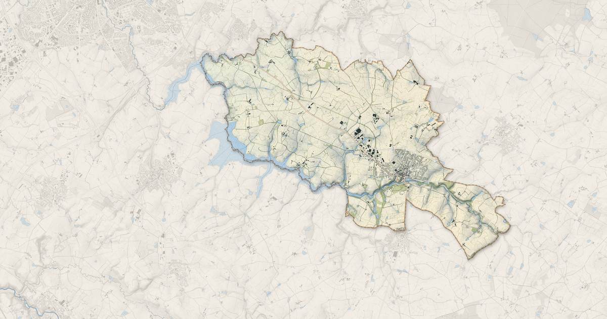 Portrait cartographique de Maulévrier : relief, eau, forêts, bâti et voies, calculés à partir des données de l'IGN