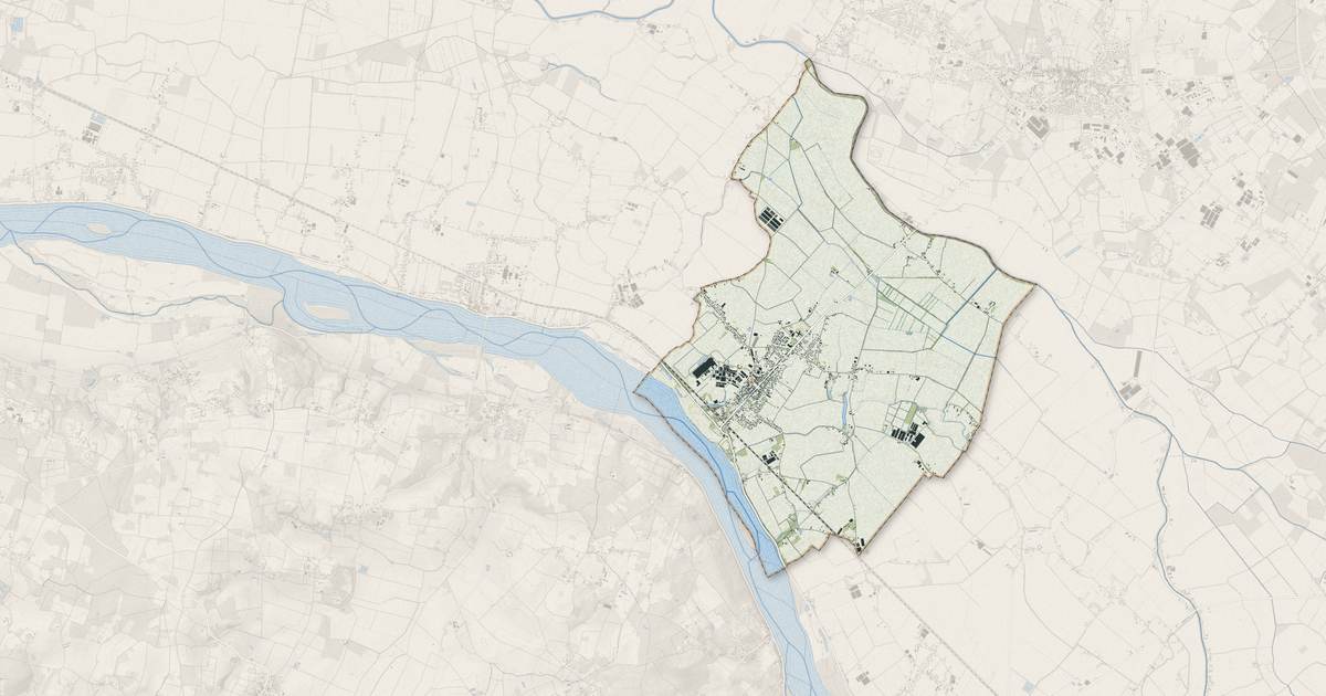 Portrait cartographique de La Ménitré : relief, eau, forêts, bâti et voies, calculés à partir des données de l'IGN
