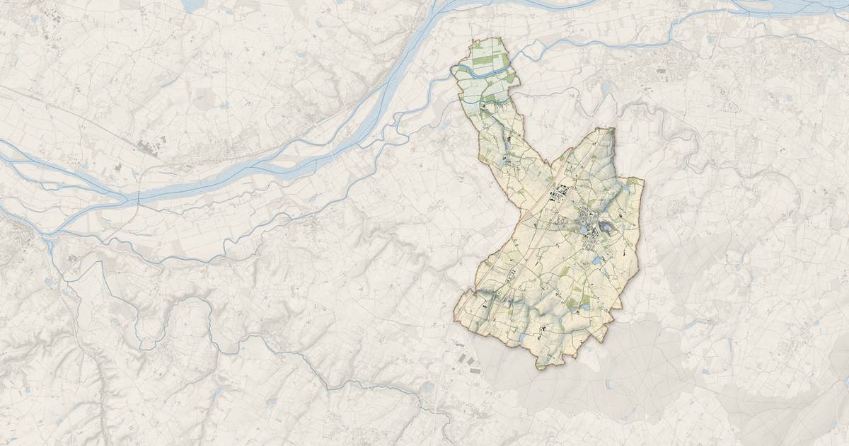 Portrait cartographique de Mozé-sur-Louet : relief, eau, forêts, bâti et voies, calculés à partir des données de l'IGN
