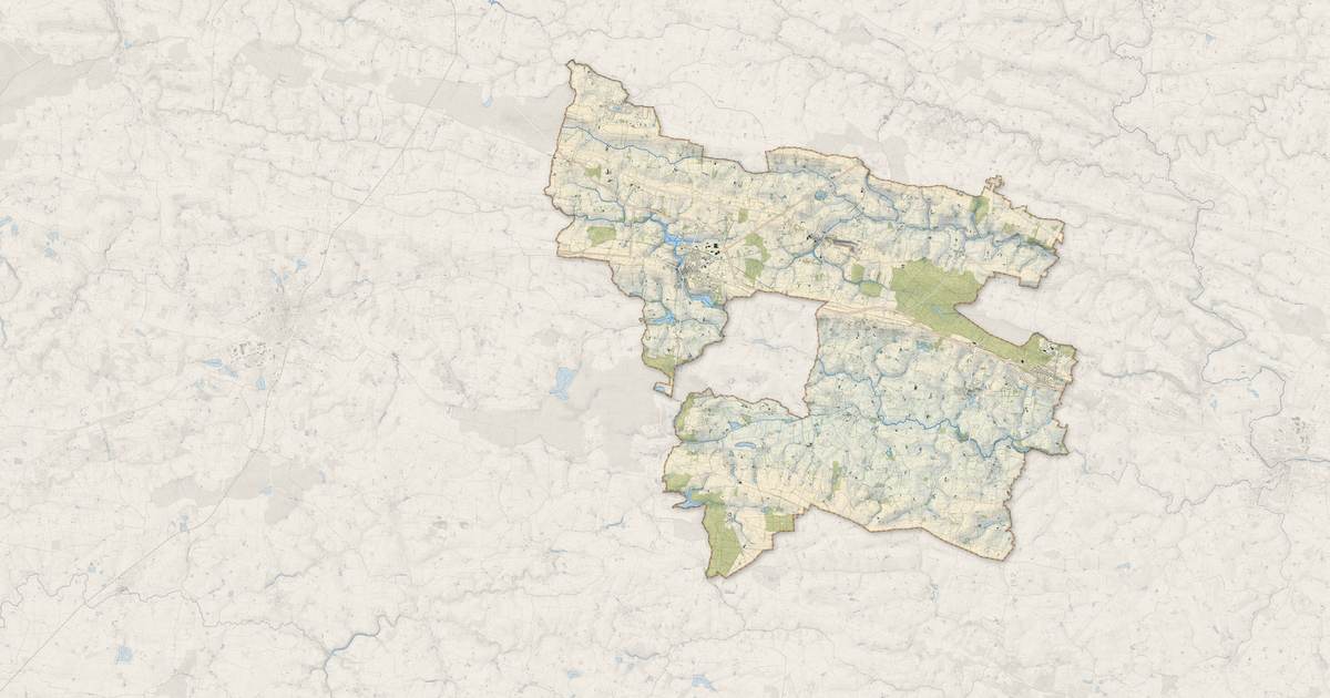 Portrait cartographique de Ombrée d'Anjou : relief, eau, forêts, bâti et voies, calculés à partir des données de l'IGN