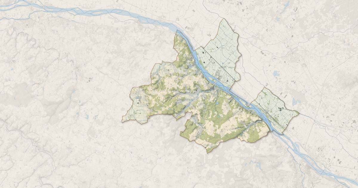 Portrait cartographique de Gennes-Val-de-Loire : relief, eau, forêts, bâti et voies, calculés à partir des données de l'IGN