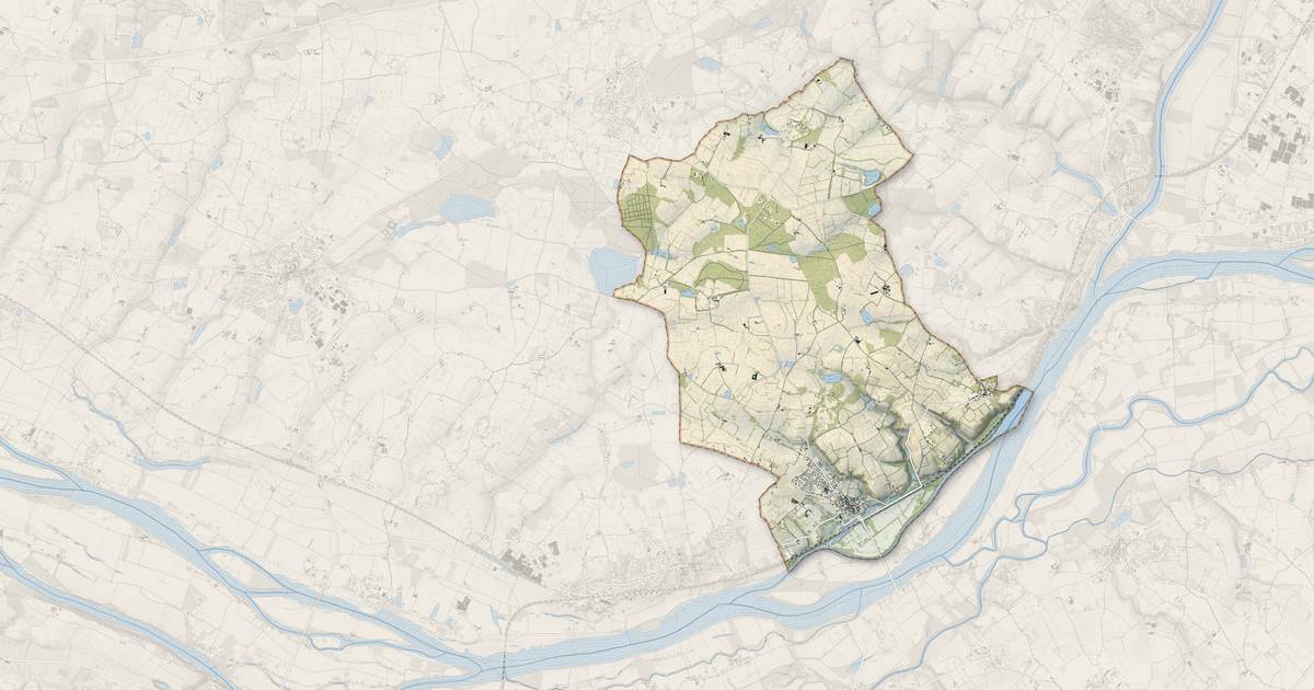 Portrait cartographique de Savennières : relief, eau, forêts, bâti et voies, calculés à partir des données de l'IGN