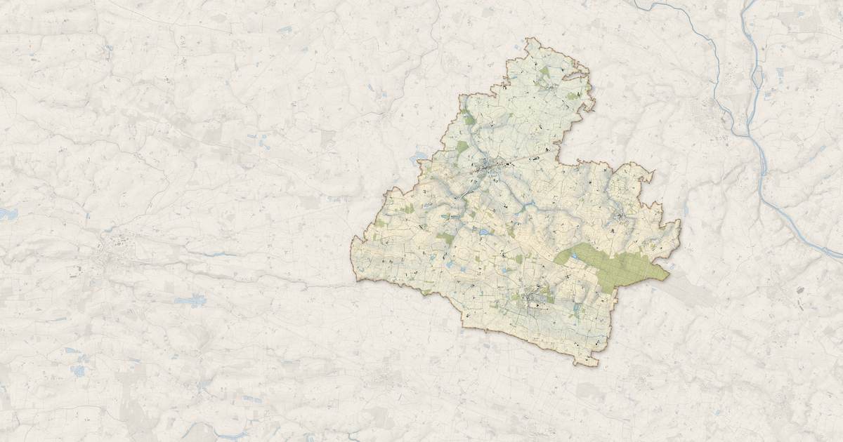 Portrait cartographique de Erdre-en-Anjou : relief, eau, forêts, bâti et voies, calculés à partir des données de l'IGN