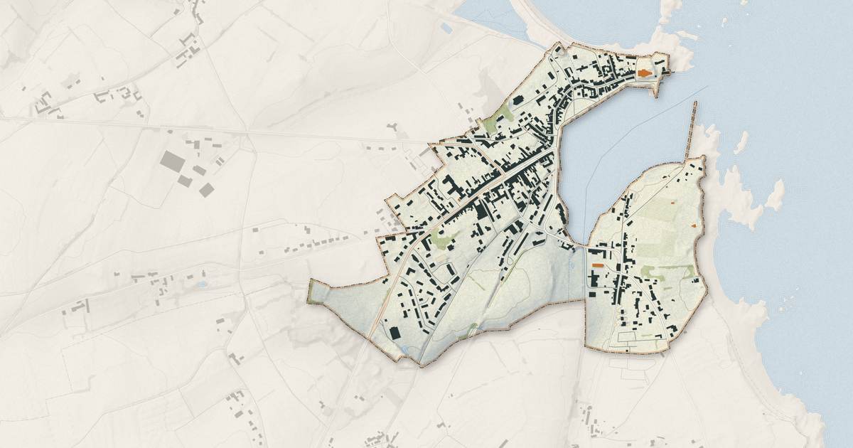 Portrait cartographique de Barfleur : relief, eau, forêts, bâti et voies, calculés à partir des données de l'IGN