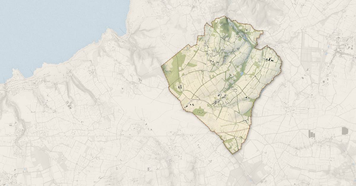 Portrait cartographique de Carneville : relief, eau, forêts, bâti et voies, calculés à partir des données de l'IGN
