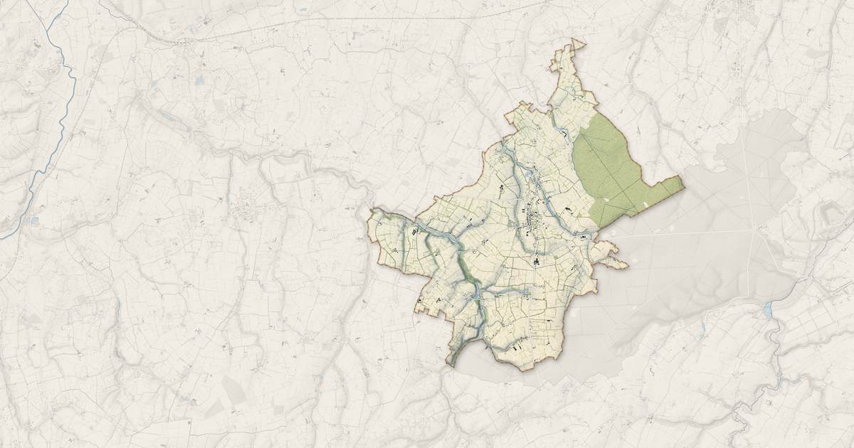 Portrait cartographique de Cerisy-la-Forêt : relief, eau, forêts, bâti et voies, calculés à partir des données de l'IGN