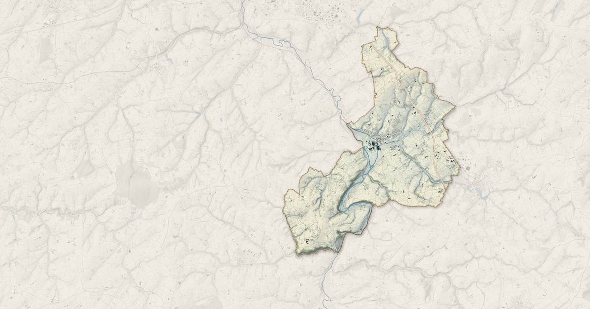 Portrait cartographique de Condé-sur-Vire : relief, eau, forêts, bâti et voies, calculés à partir des données de l'IGN