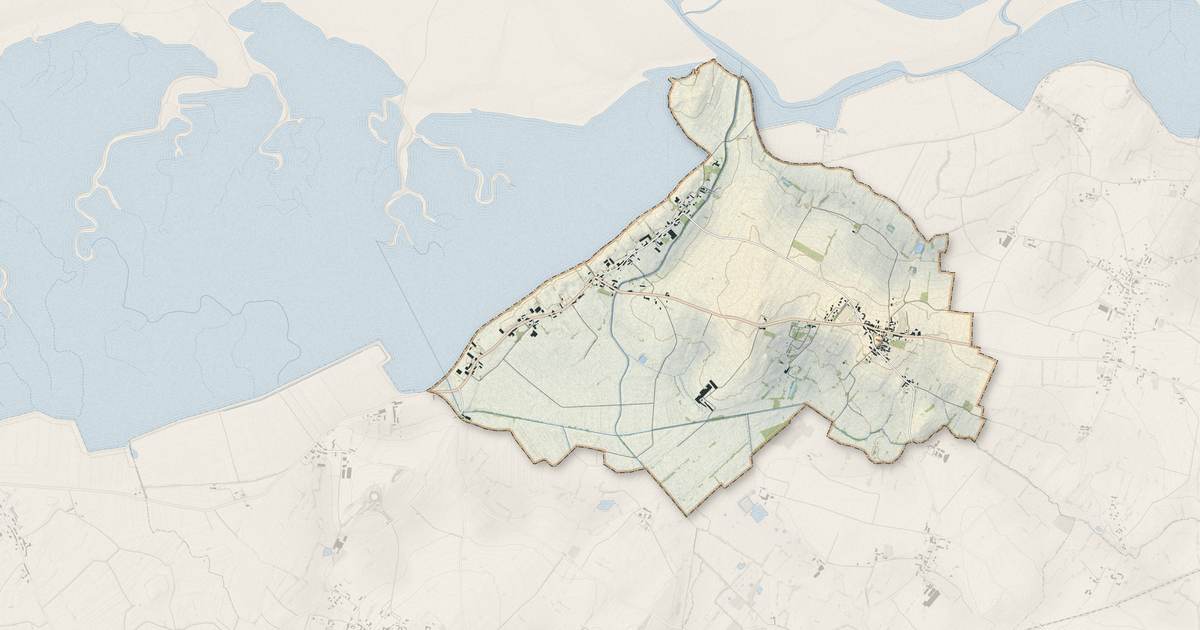 Portrait cartographique de Courtils : relief, eau, forêts, bâti et voies, calculés à partir des données de l'IGN