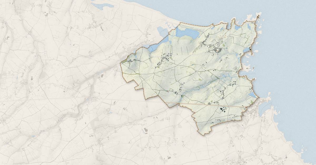 Portrait cartographique de Gatteville-le-Phare : relief, eau, forêts, bâti et voies, calculés à partir des données de l'IGN