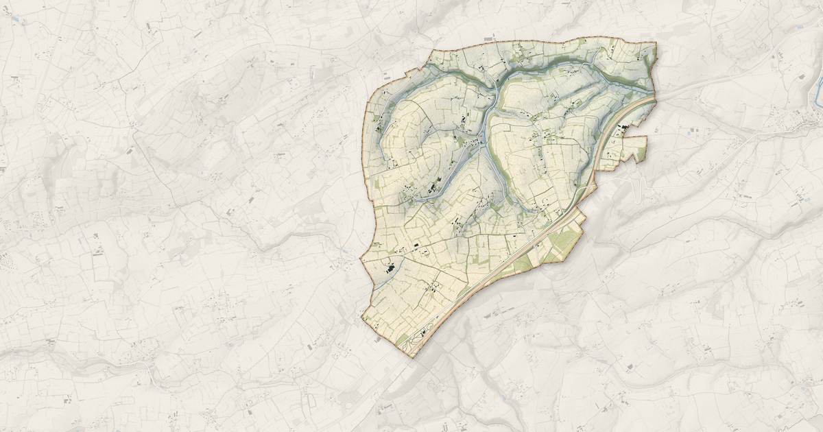 Portrait cartographique de Gouvets : relief, eau, forêts, bâti et voies, calculés à partir des données de l'IGN