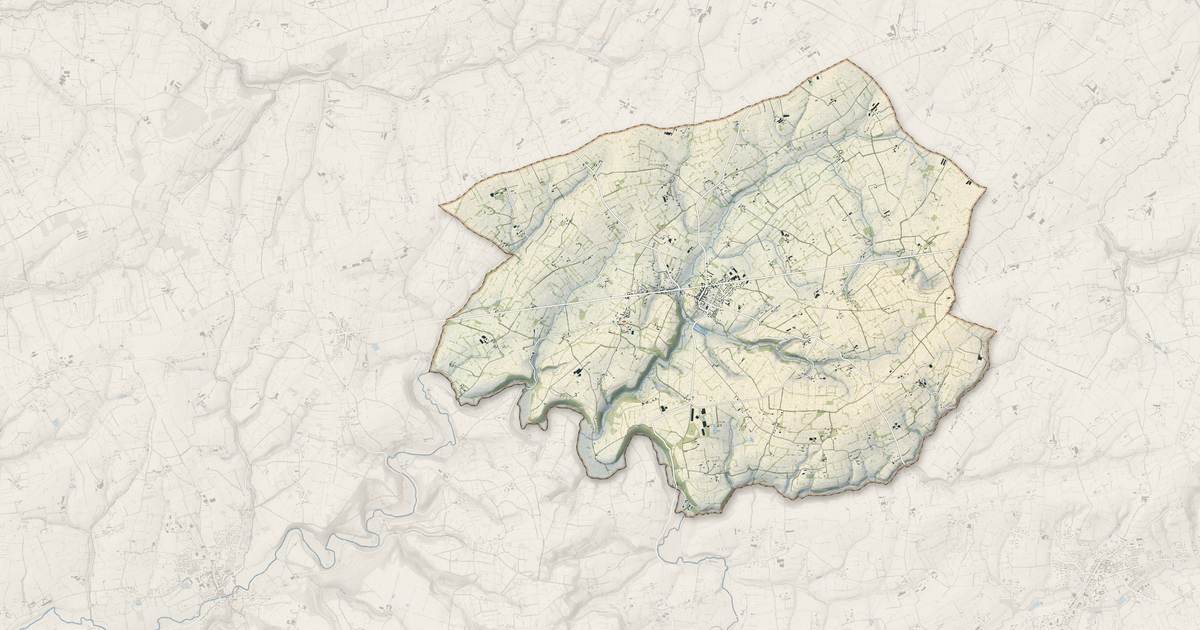 Portrait cartographique de Hambye : relief, eau, forêts, bâti et voies, calculés à partir des données de l'IGN