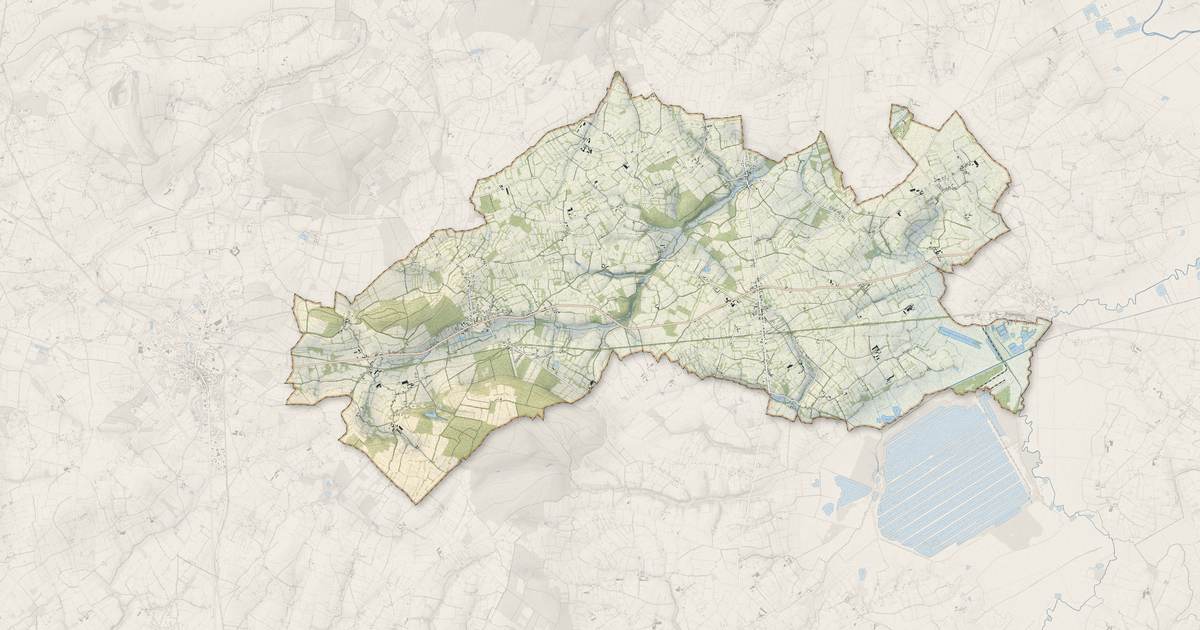 Portrait cartographique de Montsenelle : relief, eau, forêts, bâti et voies, calculés à partir des données de l'IGN