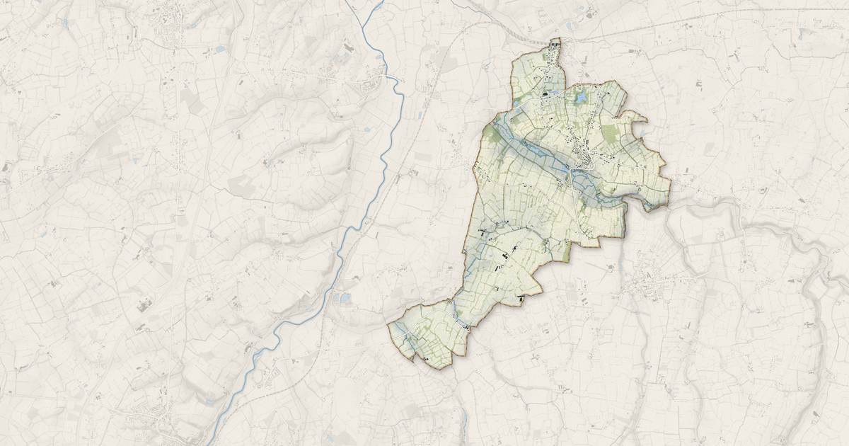 Portrait cartographique de Moon-sur-Elle : relief, eau, forêts, bâti et voies, calculés à partir des données de l'IGN