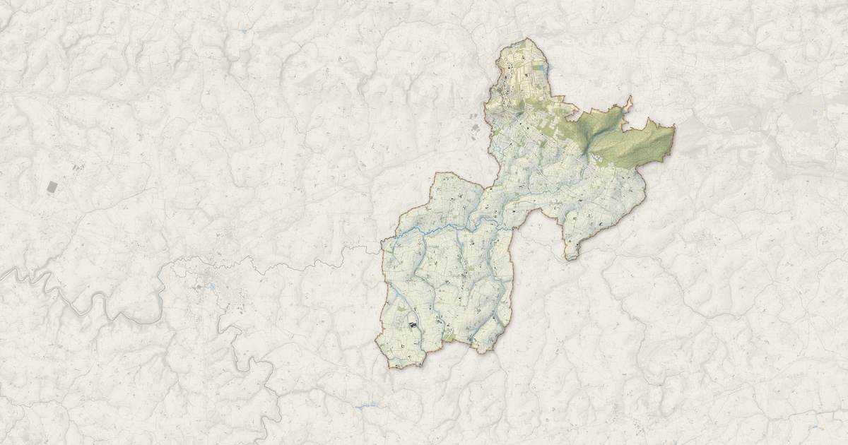 Portrait cartographique de Mortain-Bocage : relief, eau, forêts, bâti et voies, calculés à partir des données de l'IGN