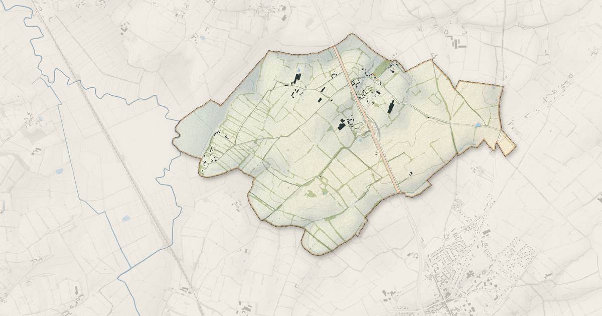 Portrait cartographique de Neuville-au-Plain : relief, eau, forêts, bâti et voies, calculés à partir des données de l'IGN