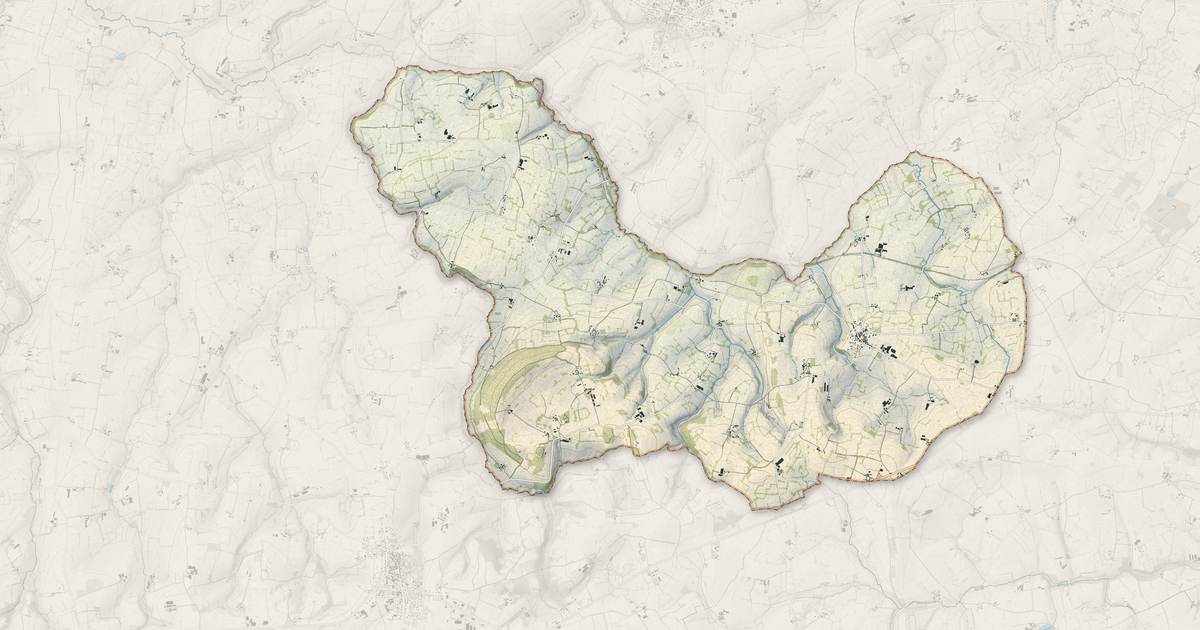 Portrait cartographique de Saint-Cyr-du-Bailleul : relief, eau, forêts, bâti et voies, calculés à partir des données de l'IGN