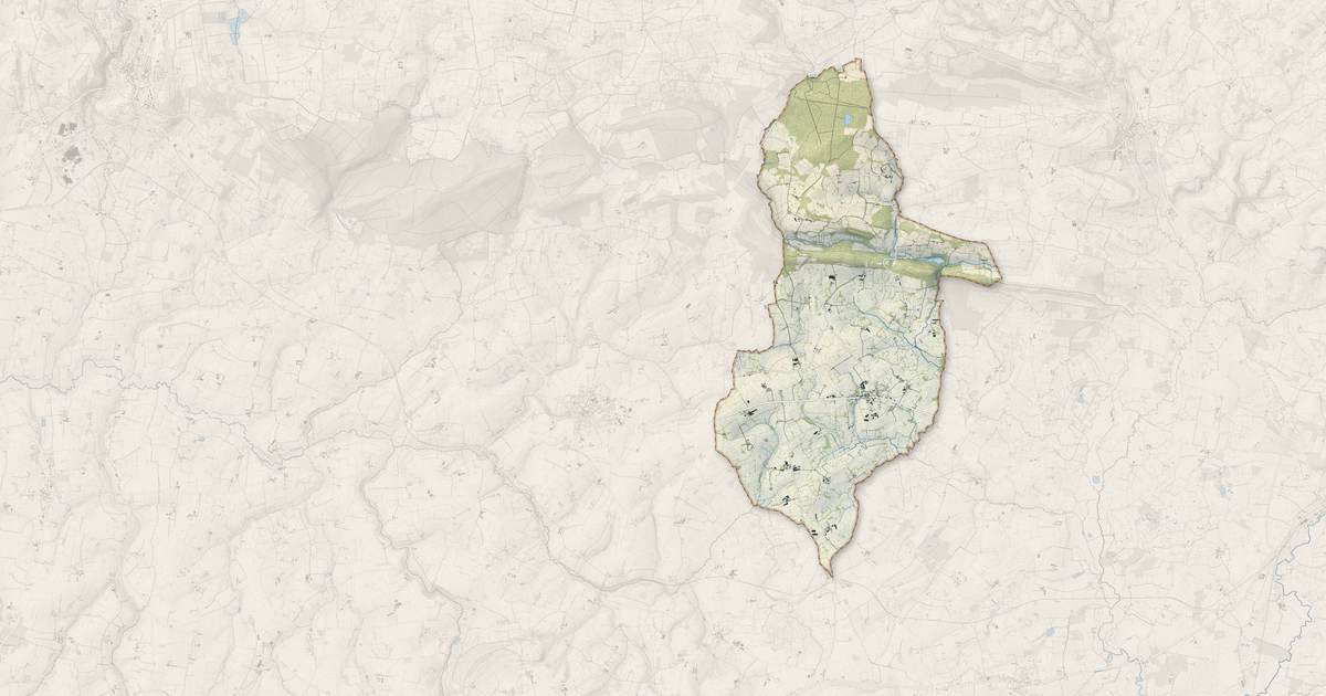 Portrait cartographique de Saint-Georges-de-Rouelley : relief, eau, forêts, bâti et voies, calculés à partir des données de l'IGN