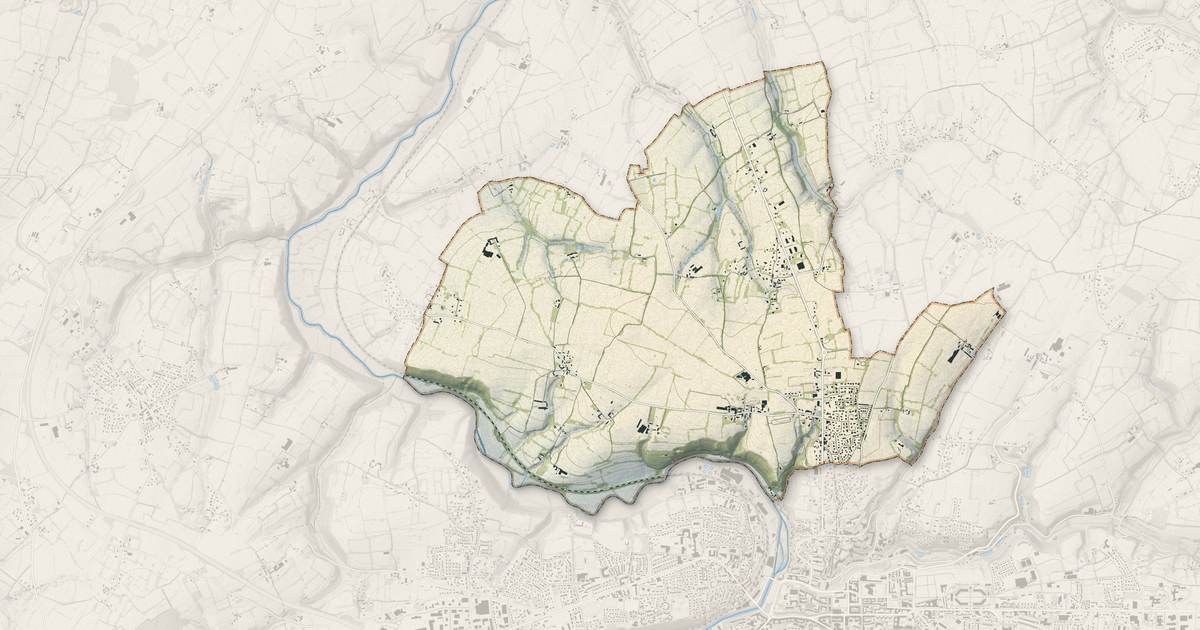 Portrait cartographique de Saint-Georges-Montcocq : relief, eau, forêts, bâti et voies, calculés à partir des données de l'IGN