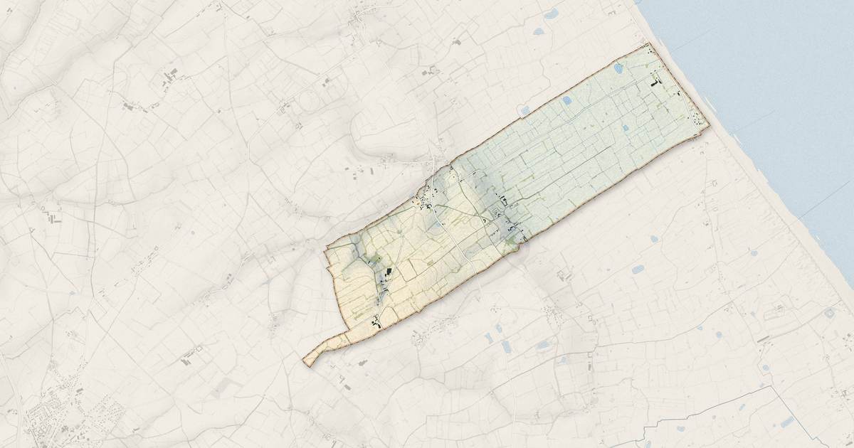 Portrait cartographique de Saint-Germain-de-Varreville : relief, eau, forêts, bâti et voies, calculés à partir des données de l'IGN