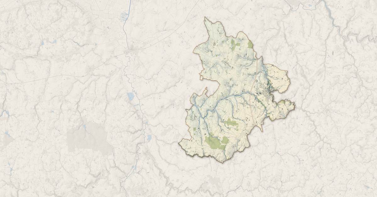 Portrait cartographique de Saint-James : relief, eau, forêts, bâti et voies, calculés à partir des données de l'IGN