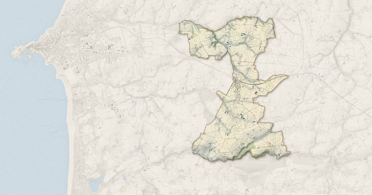 Portrait cartographique de Saint-Jean-des-Champs : relief, eau, forêts, bâti et voies, calculés à partir des données de l'IGN