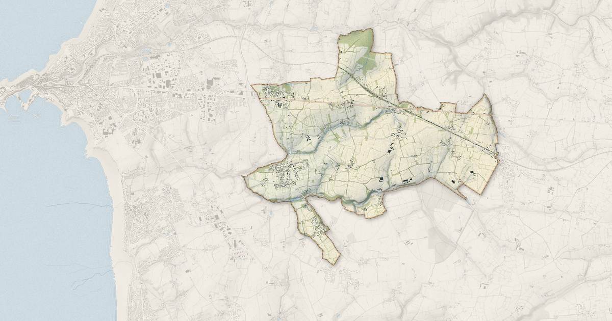 Portrait cartographique de Saint-Planchers : relief, eau, forêts, bâti et voies, calculés à partir des données de l'IGN