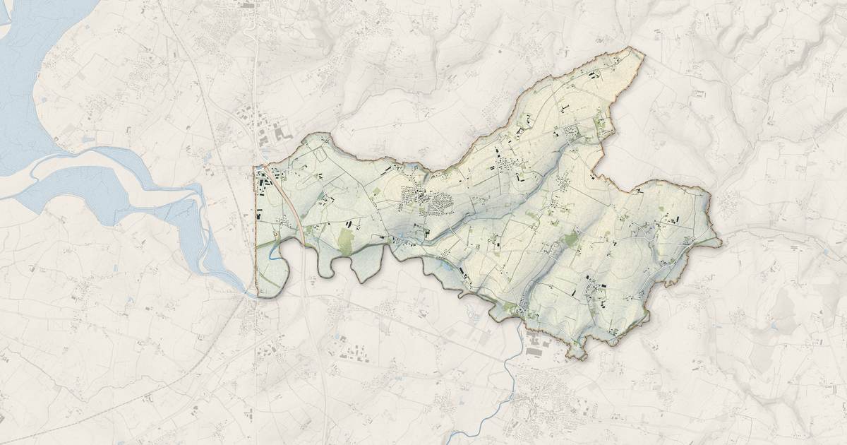 Portrait cartographique de Saint-Quentin-sur-le-Homme : relief, eau, forêts, bâti et voies, calculés à partir des données de l'IGN