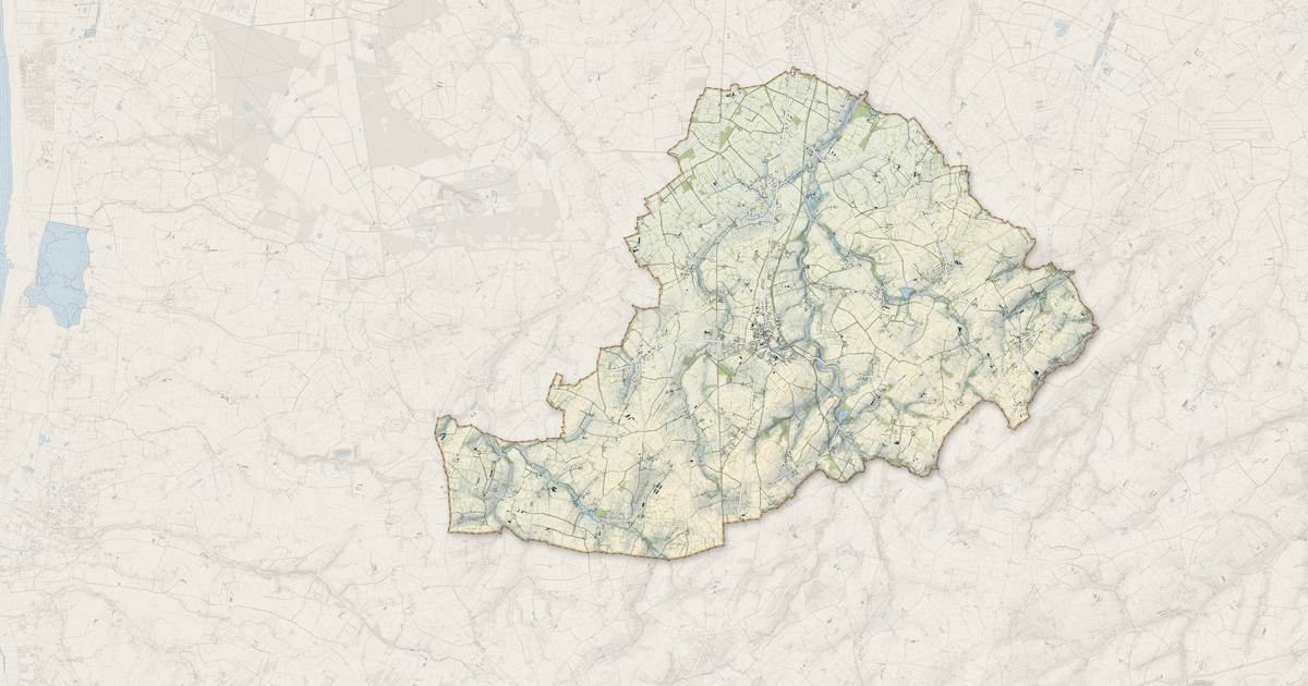 Portrait cartographique de Saint-Sauveur-Villages : relief, eau, forêts, bâti et voies, calculés à partir des données de l'IGN