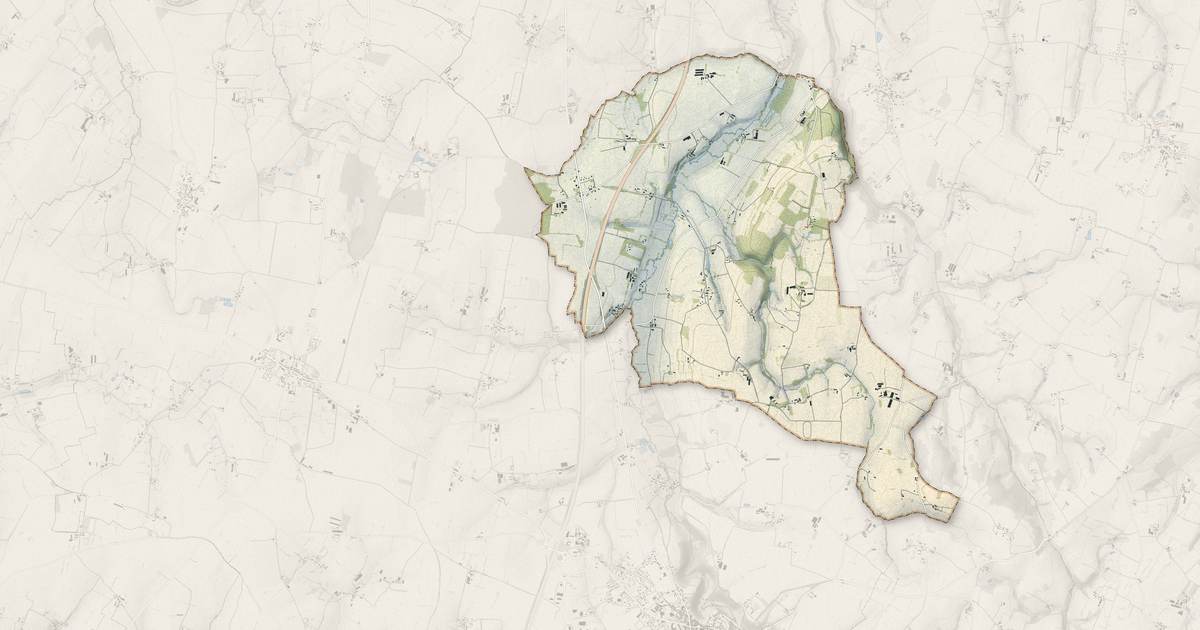 Portrait cartographique de Saint-Senier-de-Beuvron : relief, eau, forêts, bâti et voies, calculés à partir des données de l'IGN
