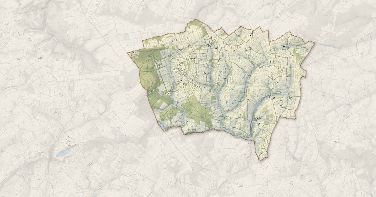 Portrait cartographique de Saussemesnil : relief, eau, forêts, bâti et voies, calculés à partir des données de l'IGN