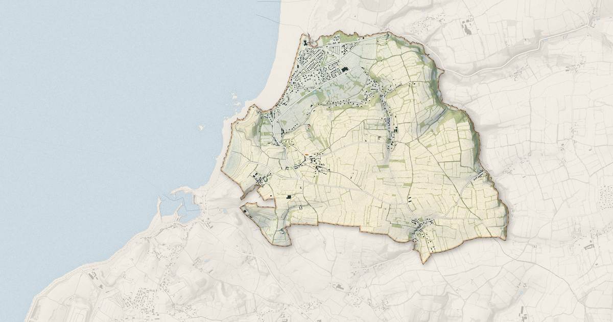 Portrait cartographique de Siouville-Hague : relief, eau, forêts, bâti et voies, calculés à partir des données de l'IGN