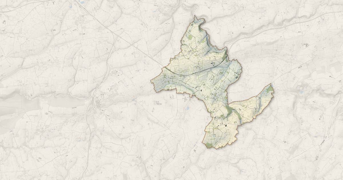 Portrait cartographique de Le Tanu : relief, eau, forêts, bâti et voies, calculés à partir des données de l'IGN
