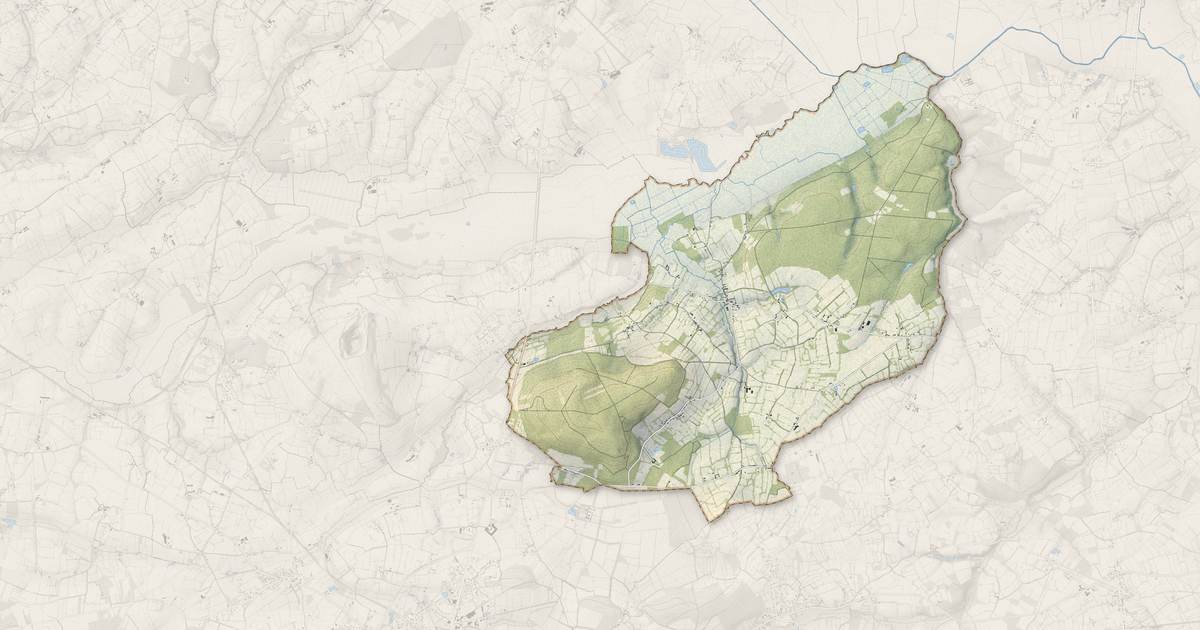 Portrait cartographique de Varenguebec : relief, eau, forêts, bâti et voies, calculés à partir des données de l'IGN