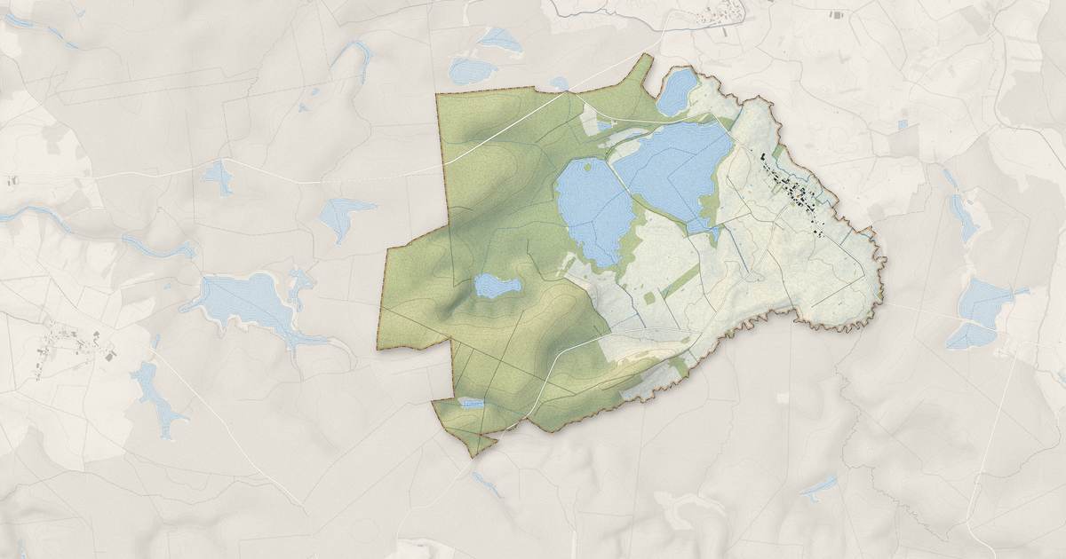 Portrait cartographique de Belval-en-Argonne : relief, eau, forêts, bâti et voies, calculés à partir des données de l'IGN