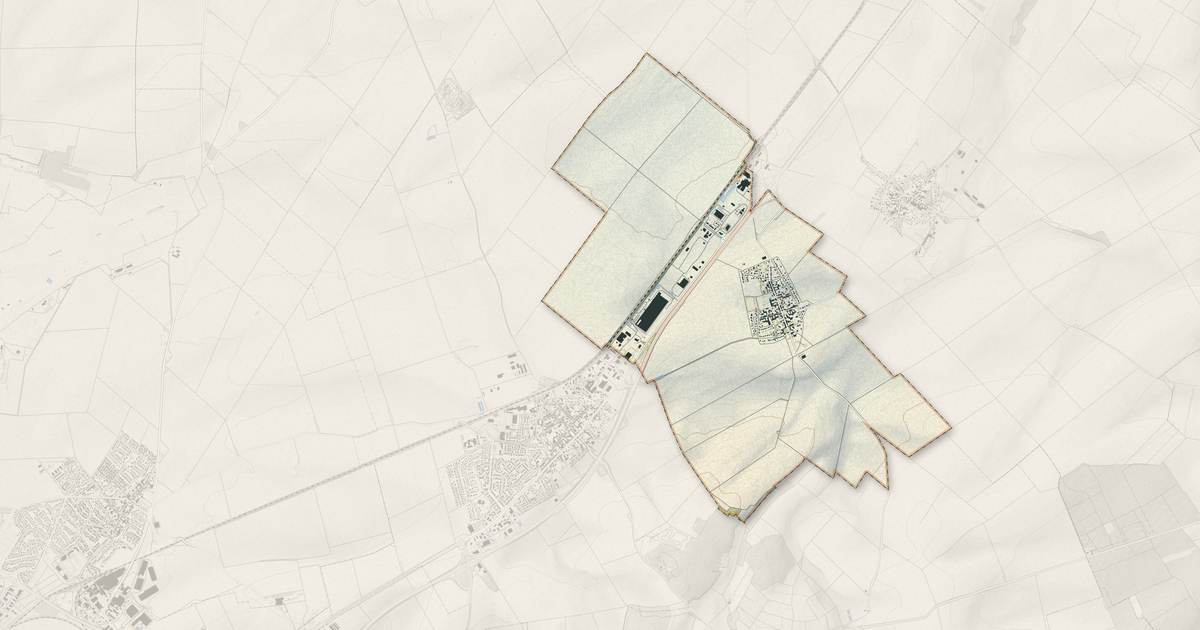 Portrait cartographique de Caurel : relief, eau, forêts, bâti et voies, calculés à partir des données de l'IGN
