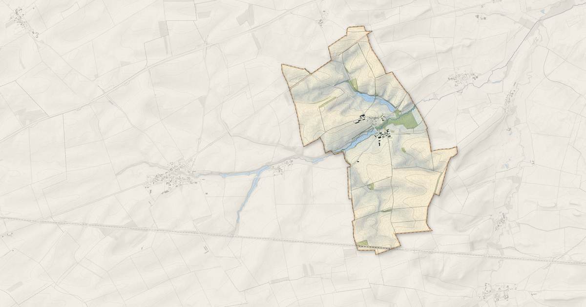 Portrait cartographique de La Chapelle-Felcourt : relief, eau, forêts, bâti et voies, calculés à partir des données de l'IGN
