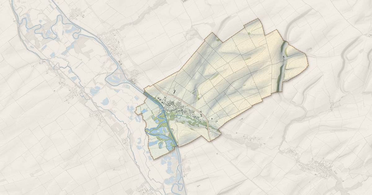 Portrait cartographique de La Chaussée-sur-Marne : relief, eau, forêts, bâti et voies, calculés à partir des données de l'IGN