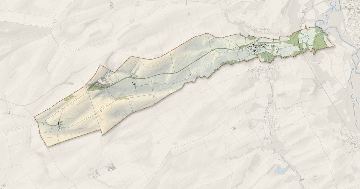 Portrait cartographique de Huiron : relief, eau, forêts, bâti et voies, calculés à partir des données de l'IGN