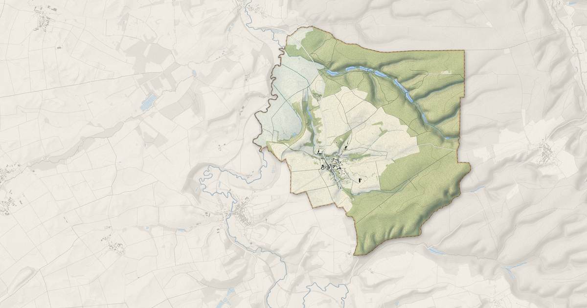 Portrait cartographique de Moiremont : relief, eau, forêts, bâti et voies, calculés à partir des données de l'IGN