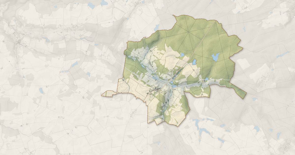 Portrait cartographique de Montmort-Lucy : relief, eau, forêts, bâti et voies, calculés à partir des données de l'IGN