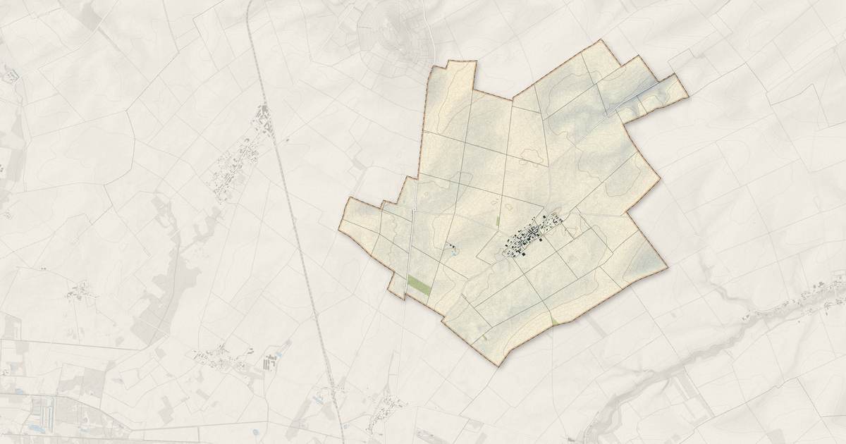 Portrait cartographique de Pierre-Morains : relief, eau, forêts, bâti et voies, calculés à partir des données de l'IGN