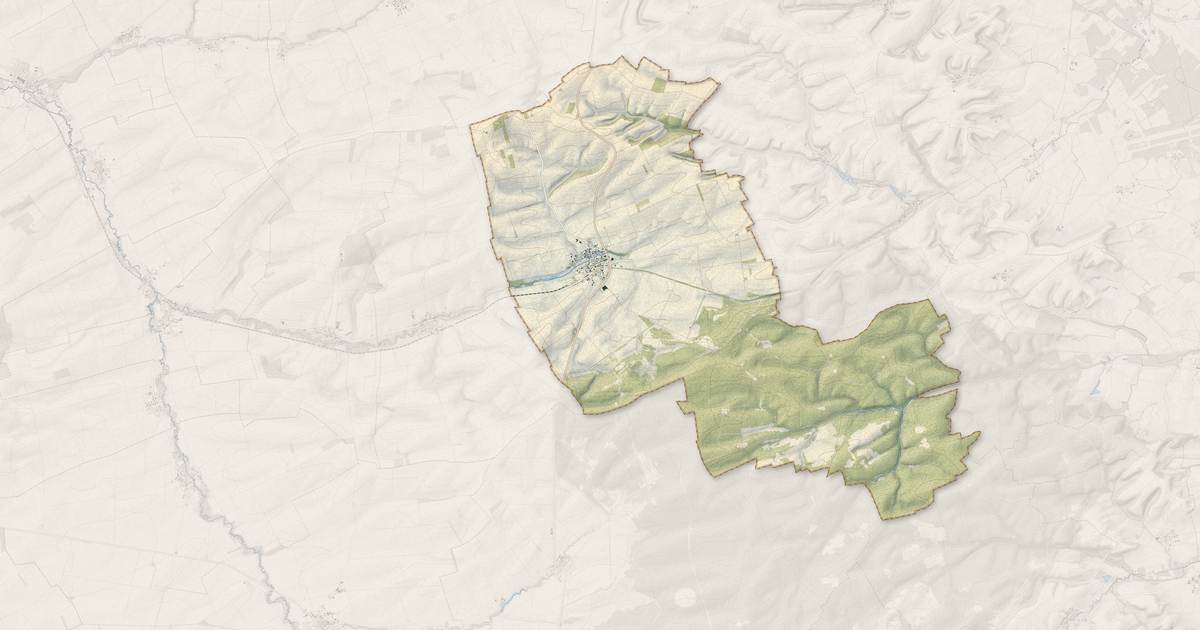 Portrait cartographique de Sommepy-Tahure : relief, eau, forêts, bâti et voies, calculés à partir des données de l'IGN