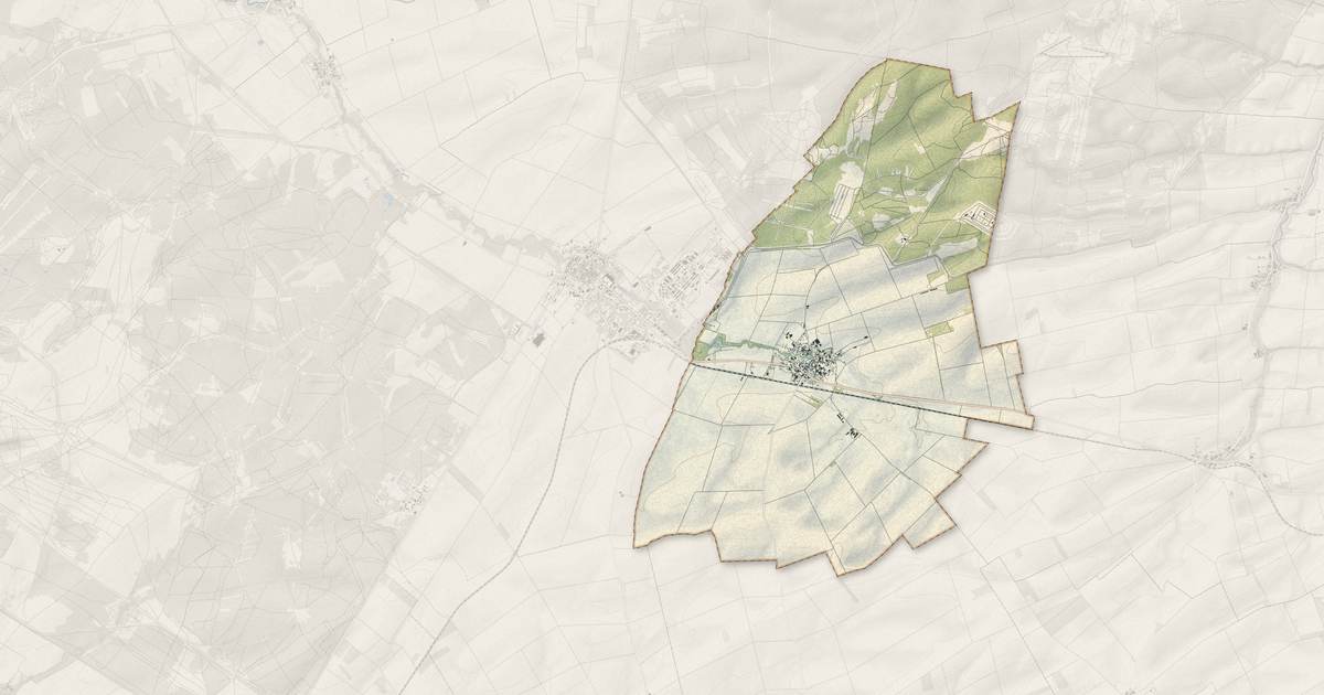 Portrait cartographique de Somme-Suippe : relief, eau, forêts, bâti et voies, calculés à partir des données de l'IGN