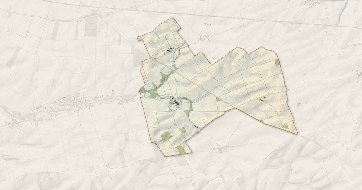 Portrait cartographique de Somme-Vesle : relief, eau, forêts, bâti et voies, calculés à partir des données de l'IGN