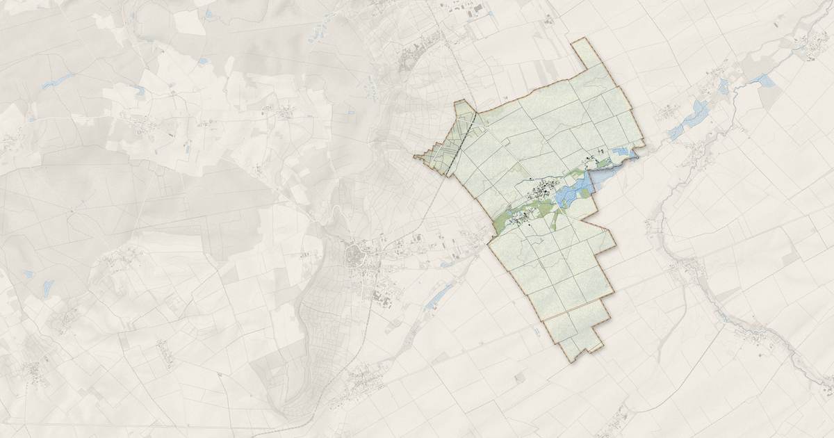 Portrait cartographique de Villeneuve-Renneville-Chevigny : relief, eau, forêts, bâti et voies, calculés à partir des données de l'IGN