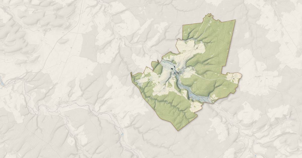 Portrait cartographique de Arc-en-Barrois : relief, eau, forêts, bâti et voies, calculés à partir des données de l'IGN