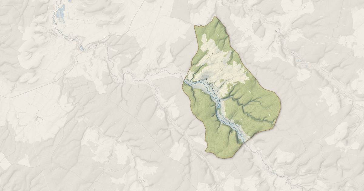Portrait cartographique de Aubepierre-sur-Aube : relief, eau, forêts, bâti et voies, calculés à partir des données de l'IGN