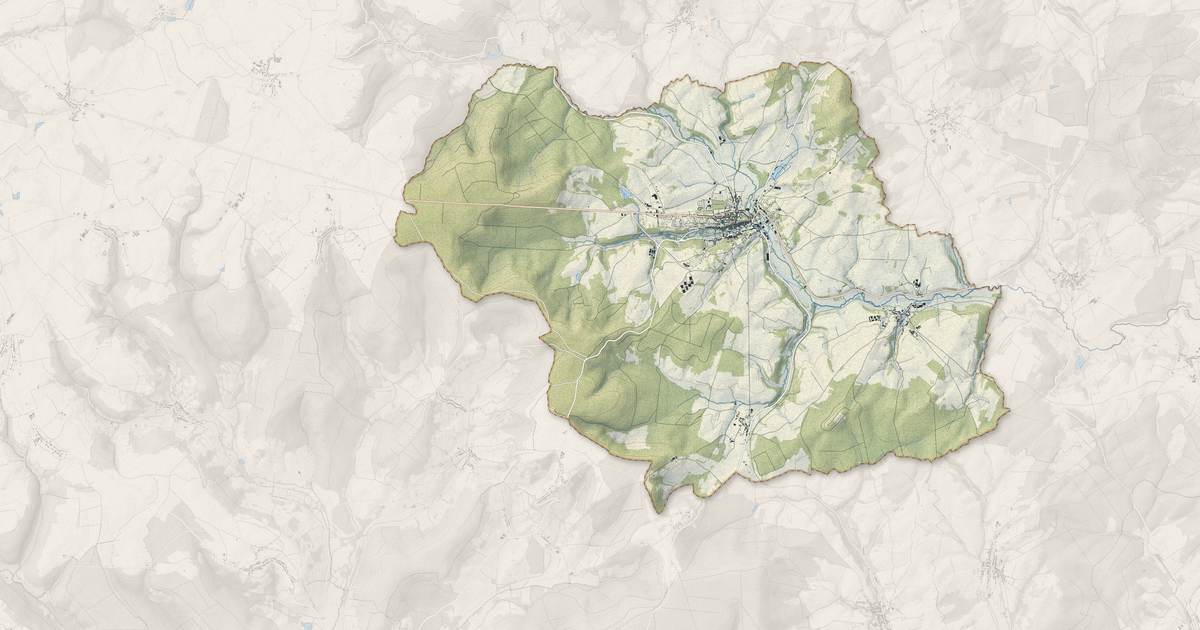 Portrait cartographique de Bourbonne-les-Bains : relief, eau, forêts, bâti et voies, calculés à partir des données de l'IGN